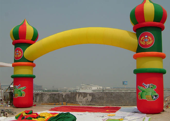 Porcellana Affitto gonfiabile dell&#039;arco di doppi strati con Baloon in giallo/verde/rosso fabbrica